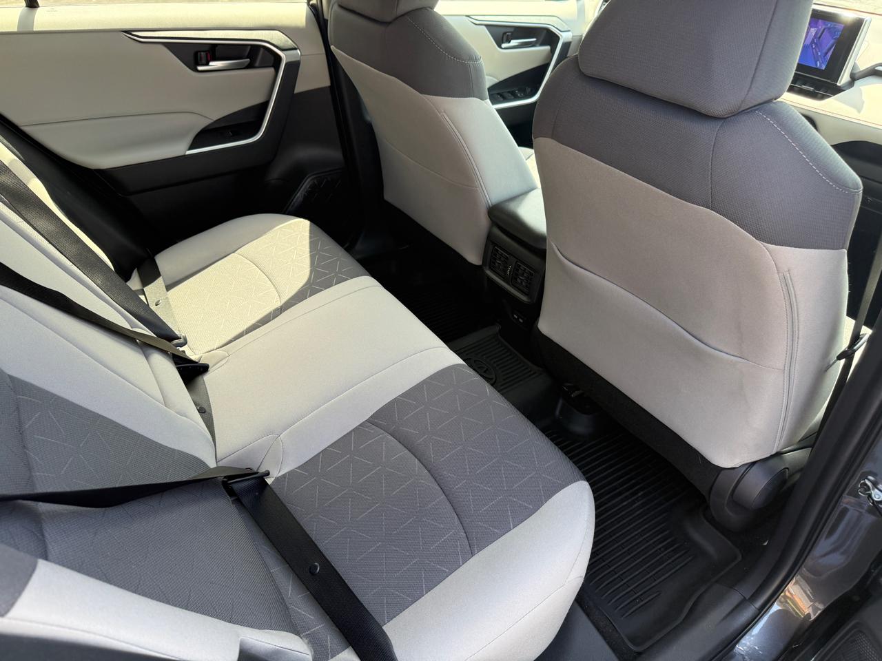 Toyota RAV4 XLE FWD (Natl) 2023