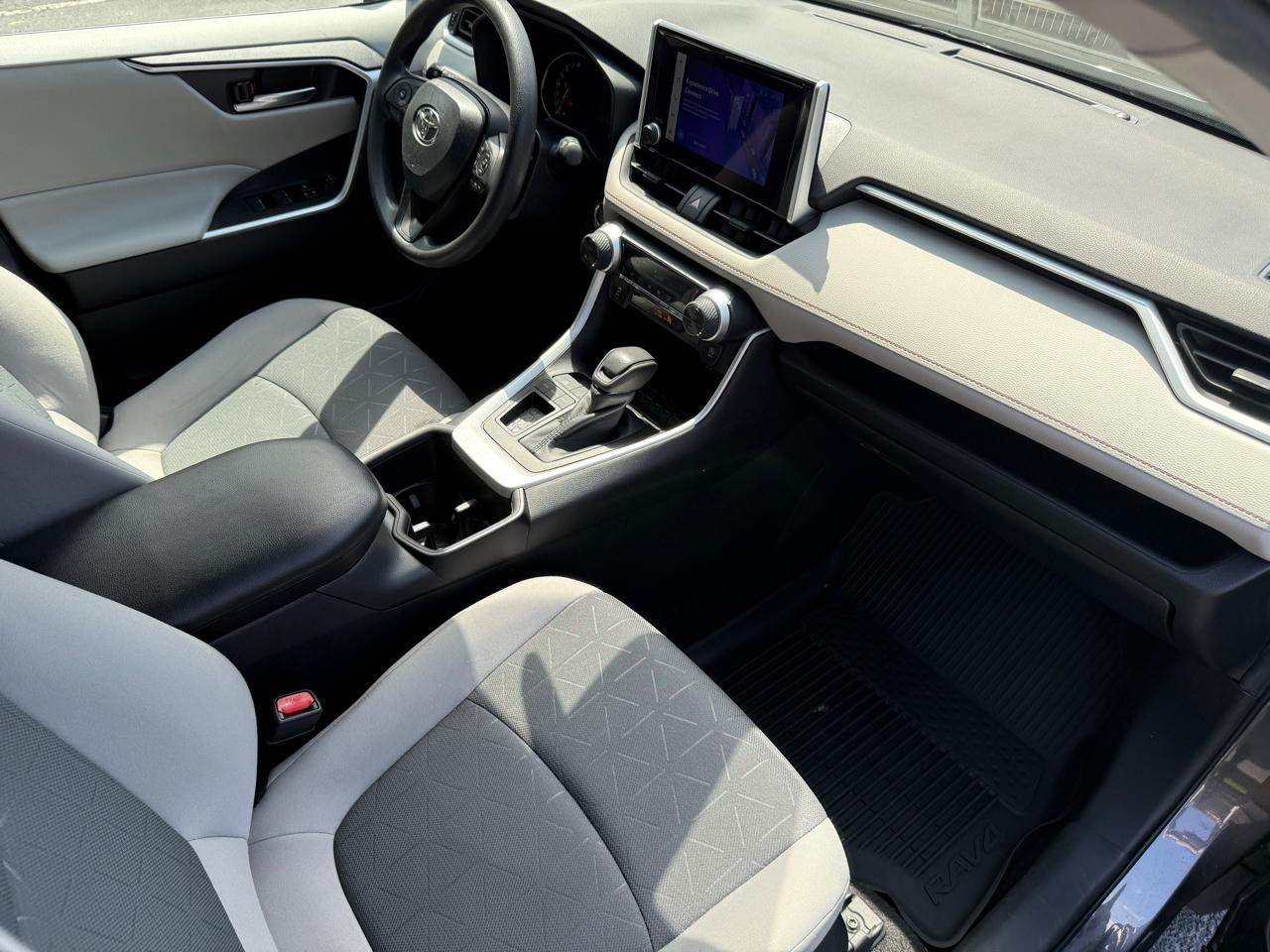 Toyota RAV4 XLE FWD (Natl) 2023