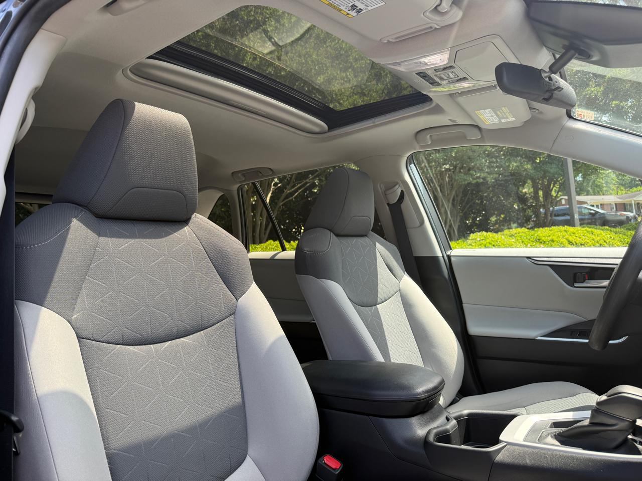 Toyota RAV4 XLE FWD (Natl) 2023