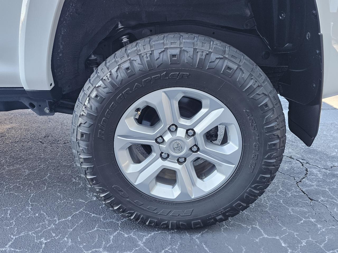 Toyota 4Runner SR5 Premium 4WD (Natl) 2023