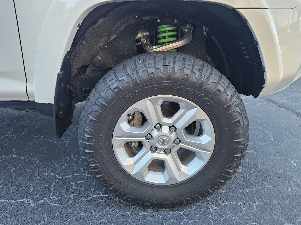 Toyota 4Runner SR5 Premium 4WD (Natl) 2023