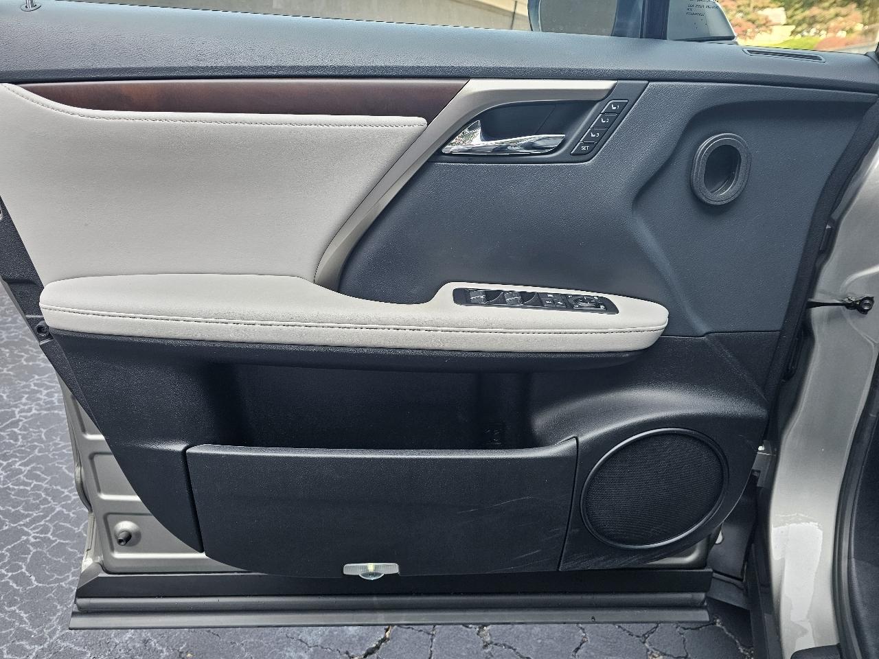 Lexus RX  2022