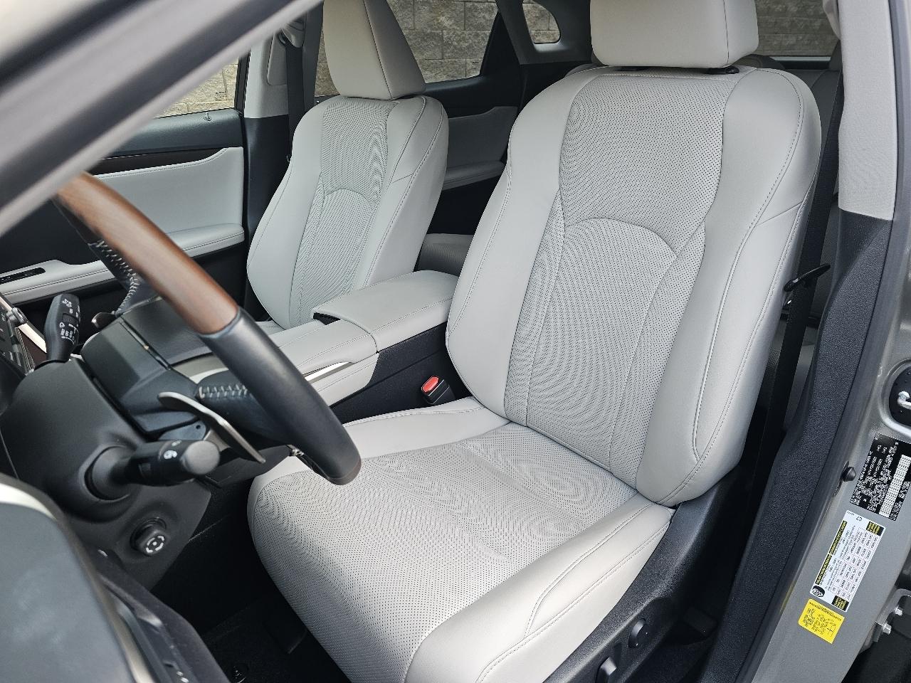 Lexus RX  2022