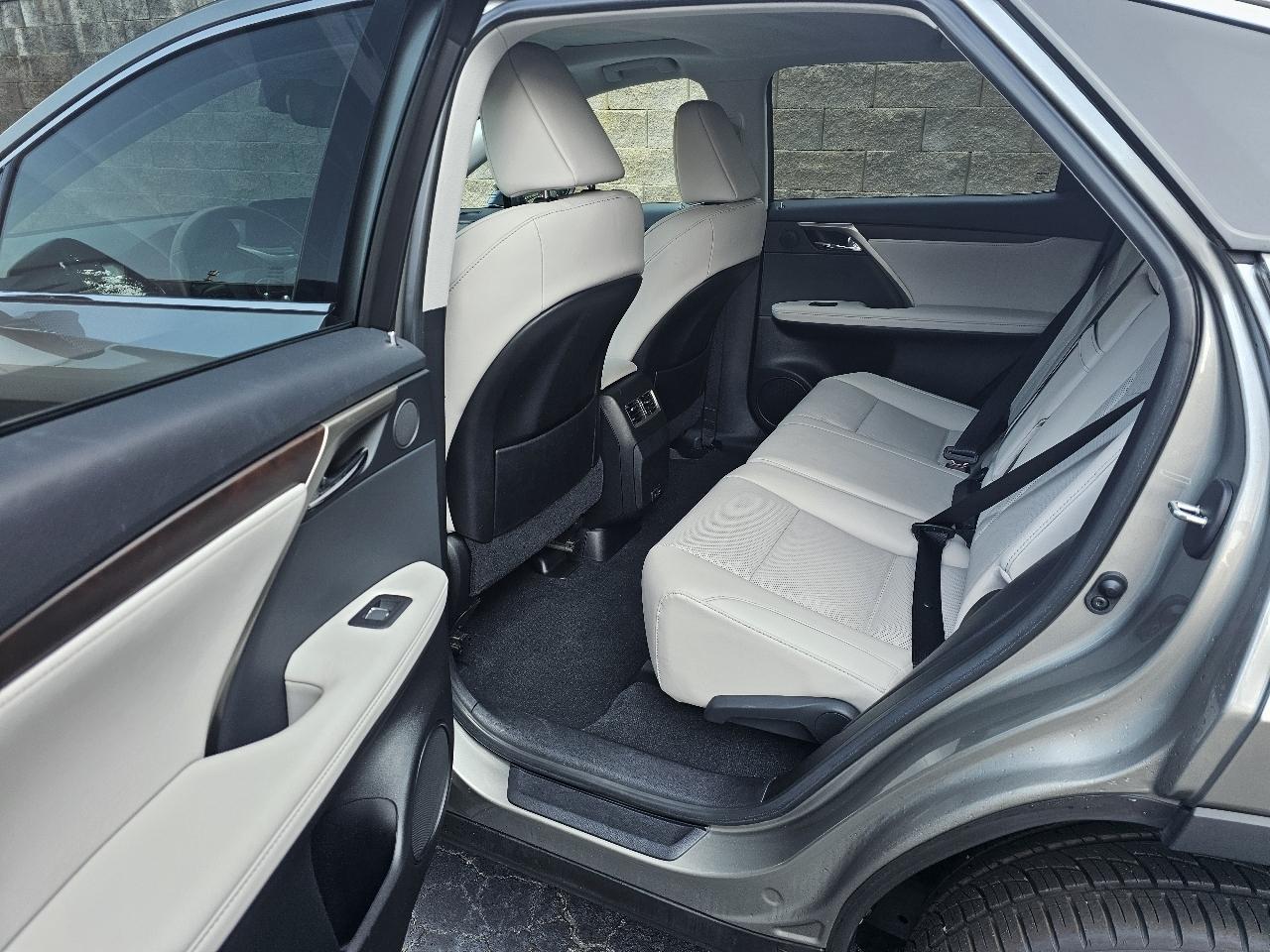 Lexus RX  2022