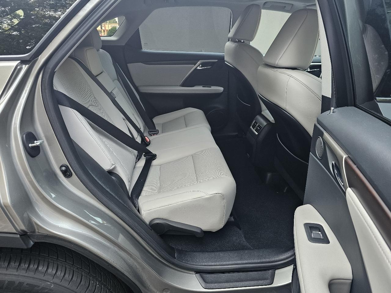 Lexus RX  2022