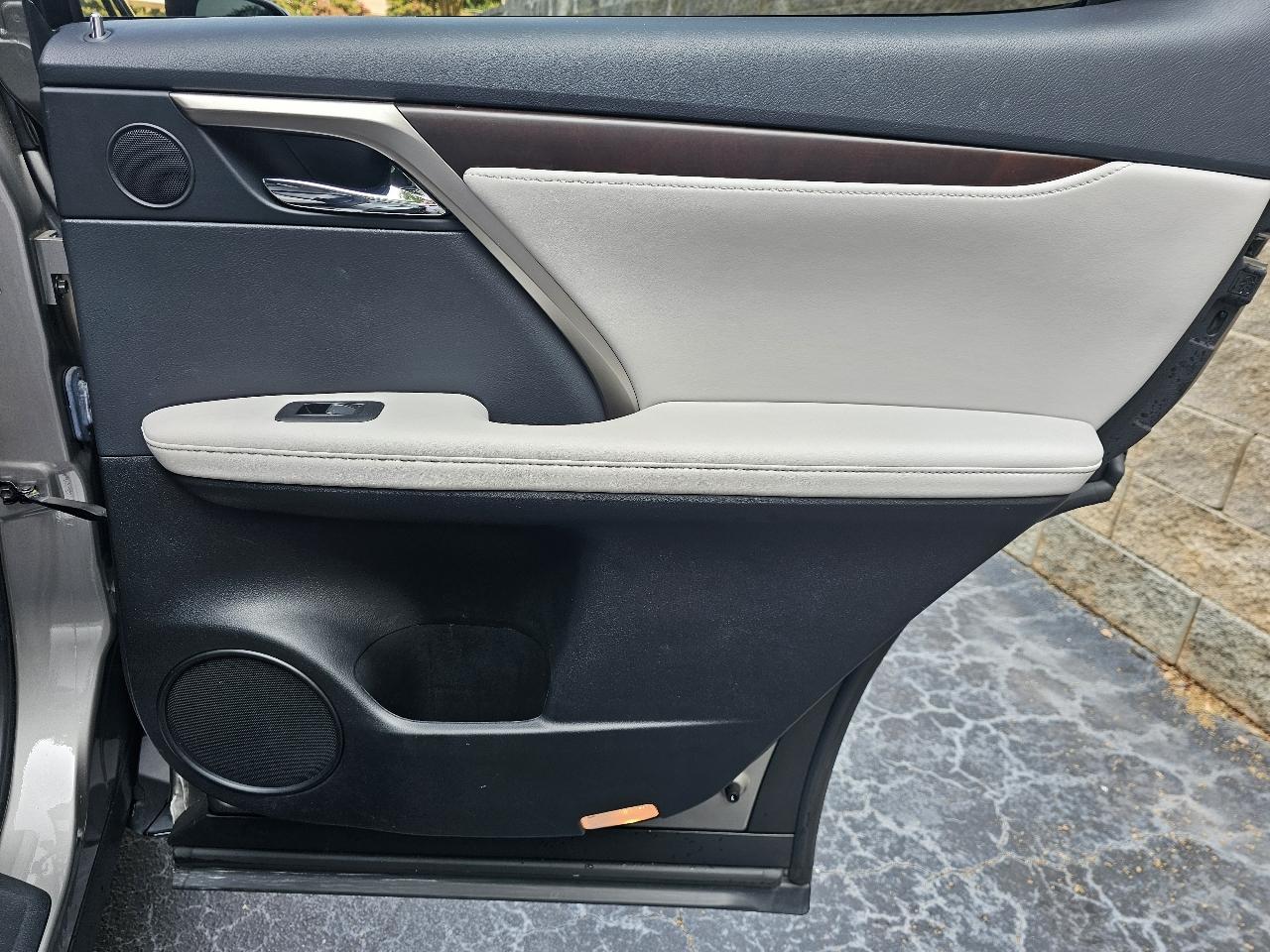 Lexus RX  2022