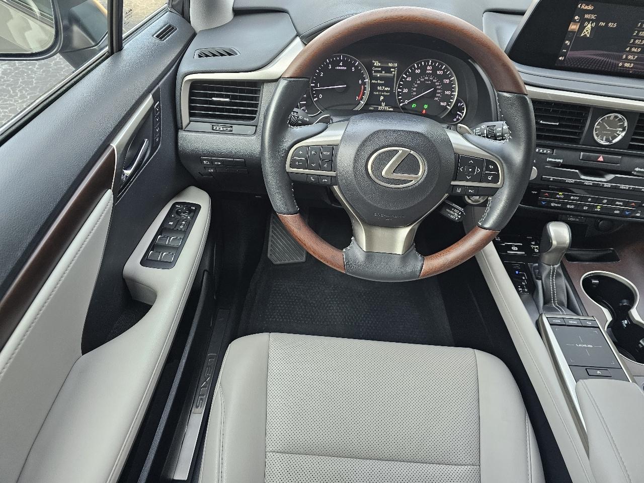 Lexus RX  2022