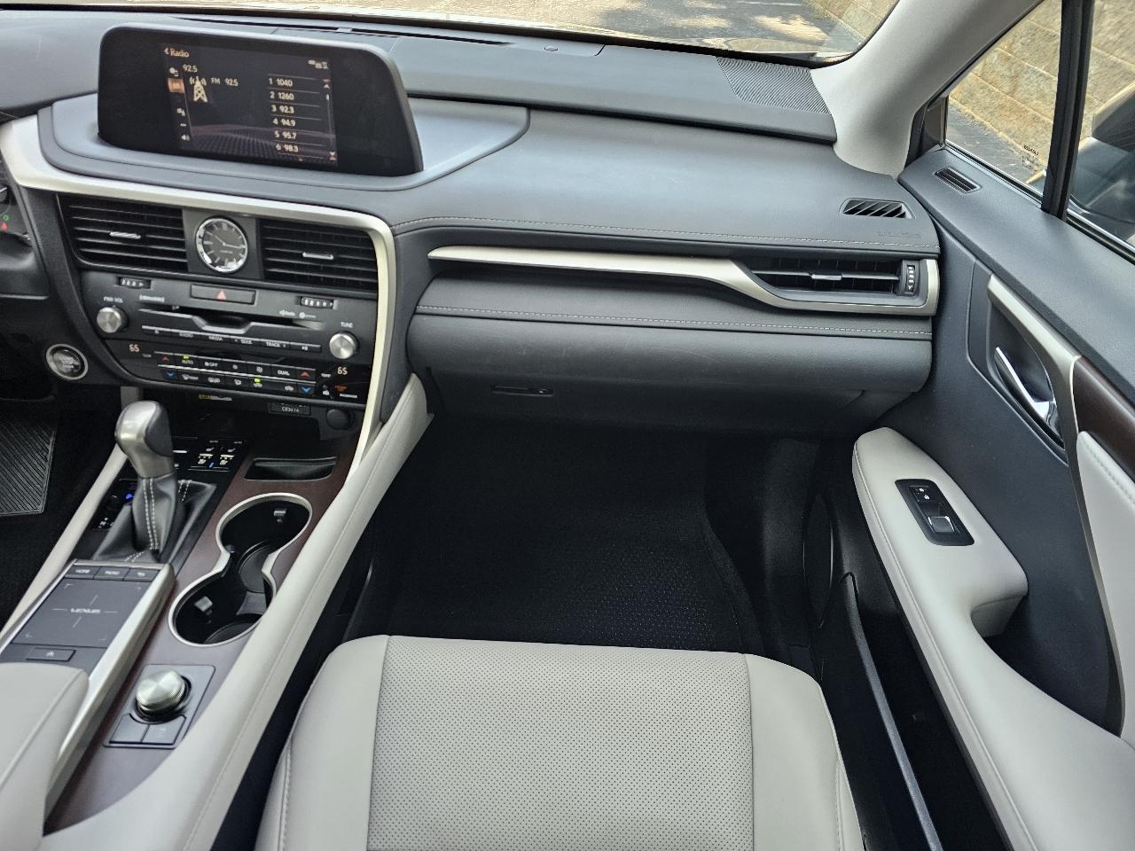 Lexus RX  2022