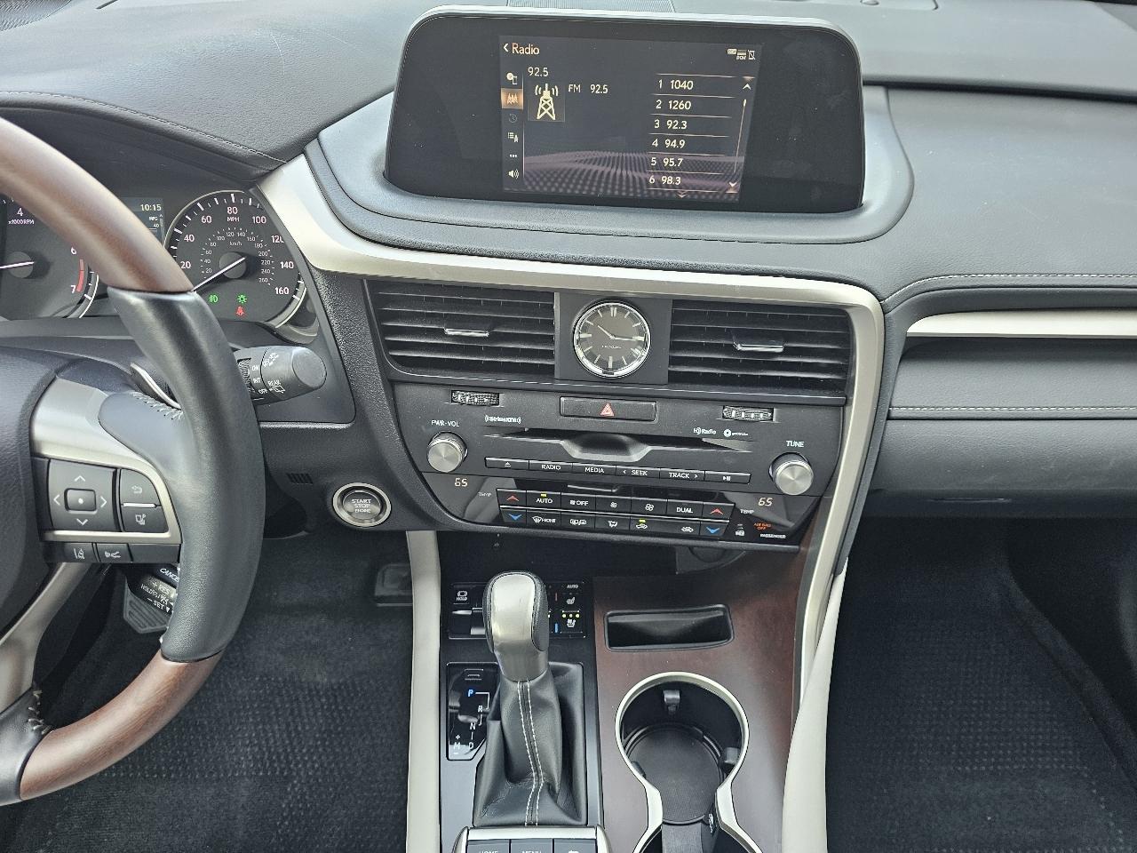 Lexus RX  2022