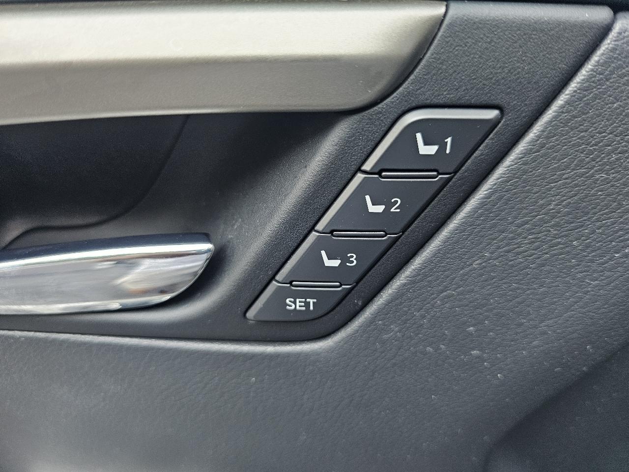 Lexus RX  2022