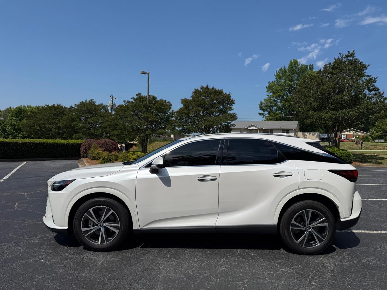Lexus RX  2023