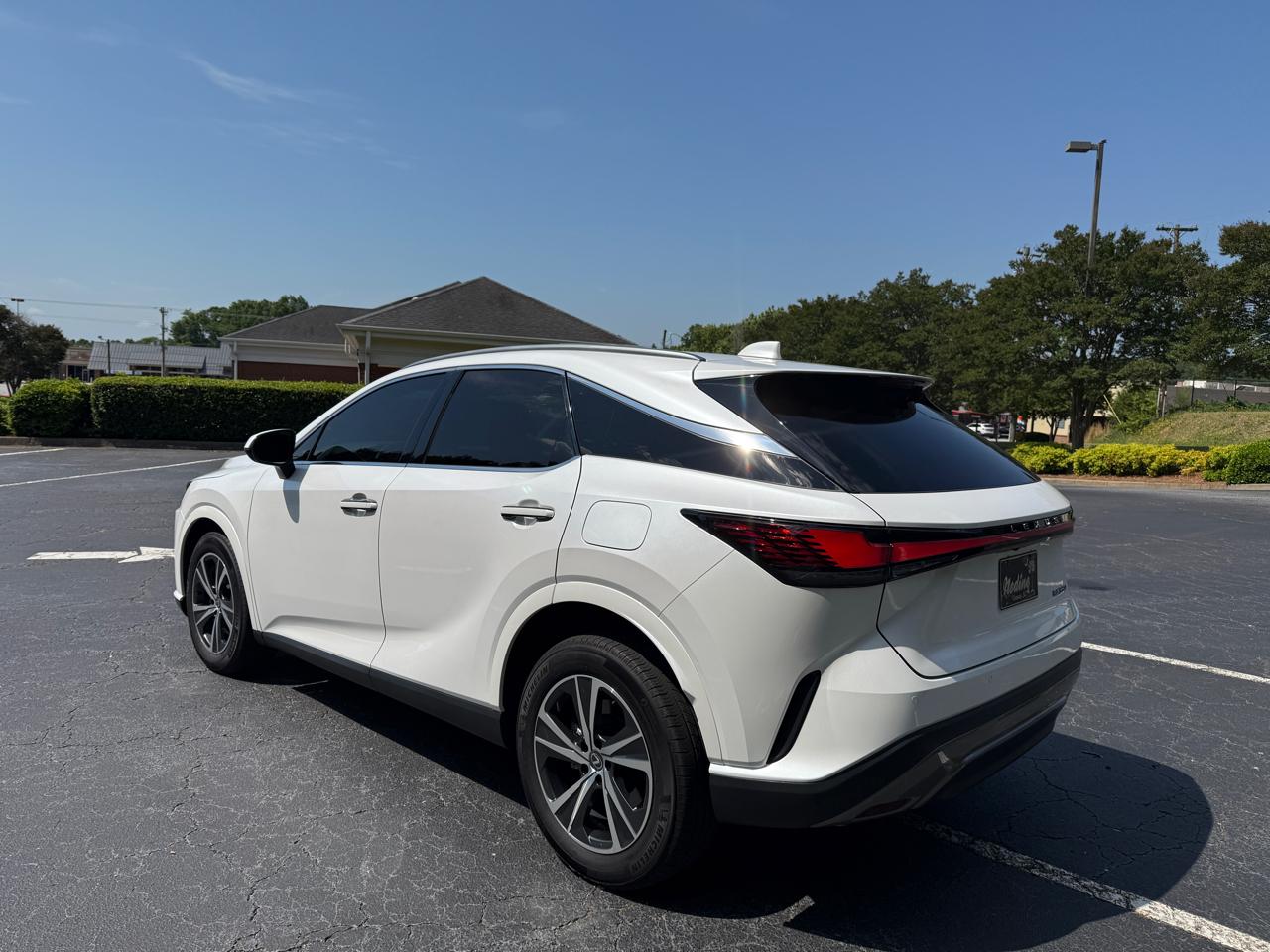 Lexus RX  2023