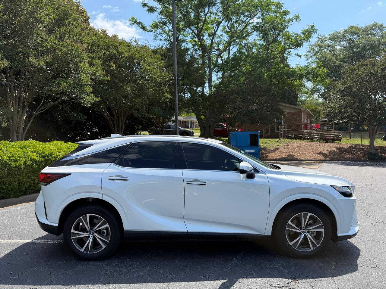 Lexus RX  2023