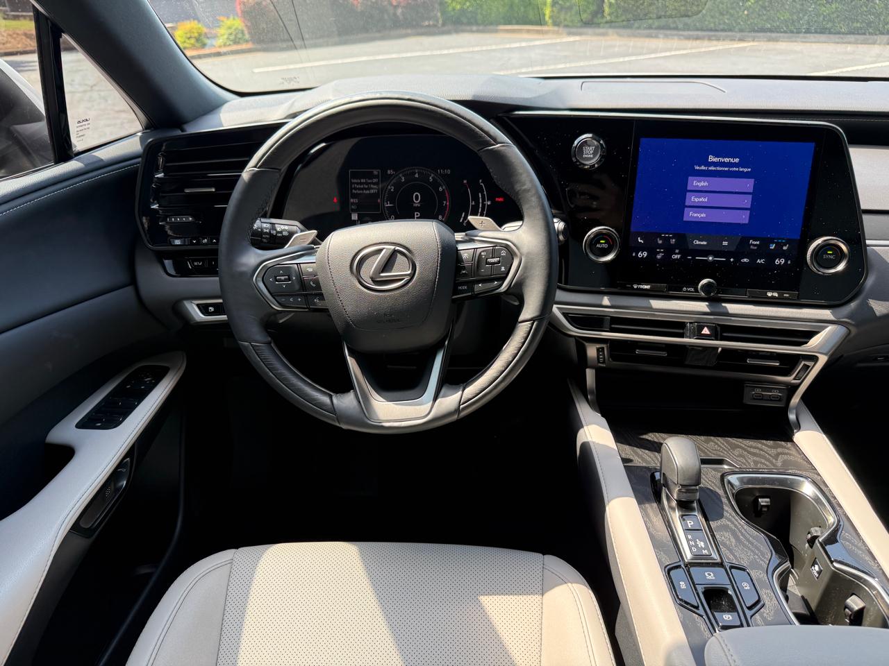 Lexus RX  2023