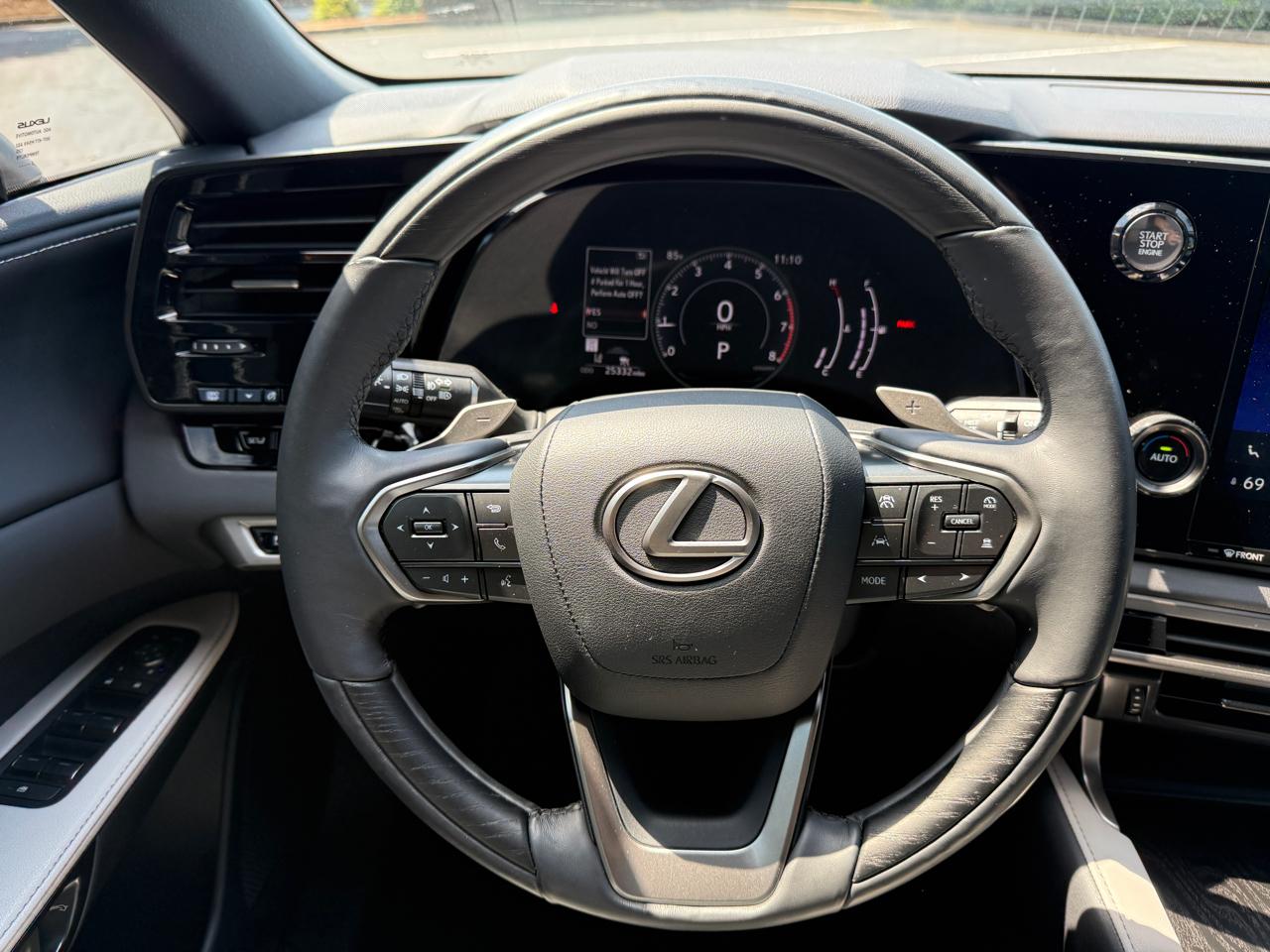 Lexus RX  2023