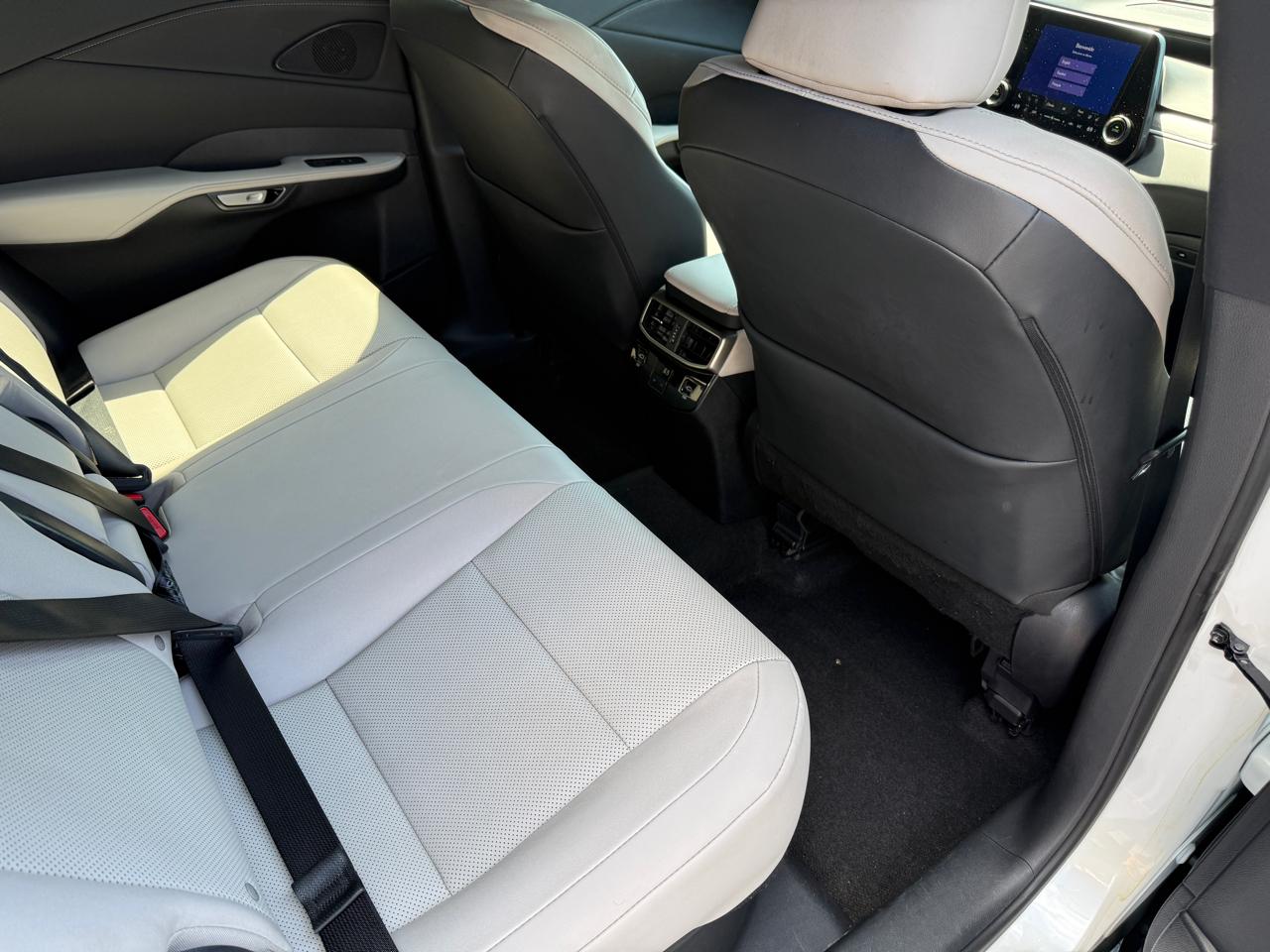 Lexus RX  2023