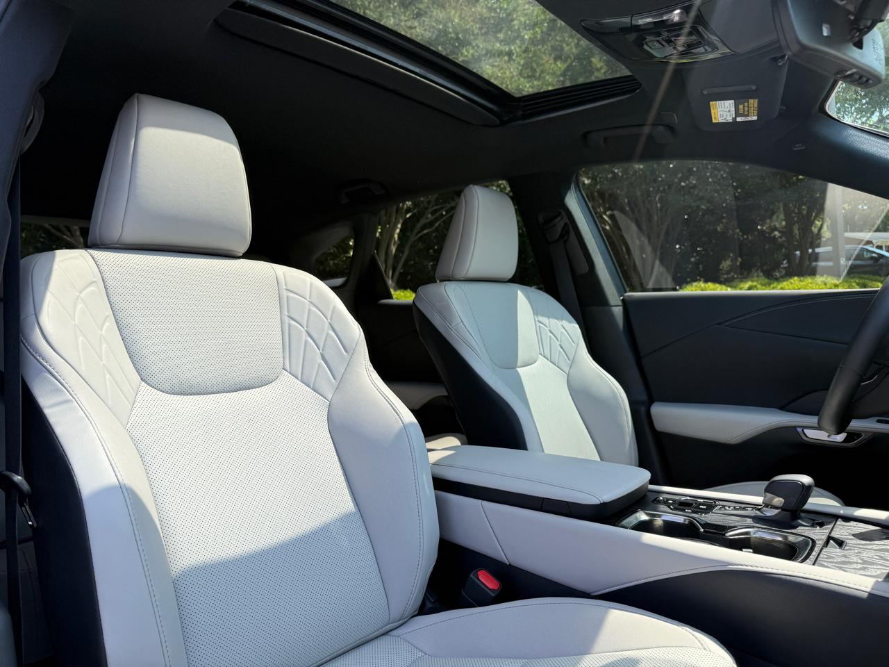 Lexus RX  2023