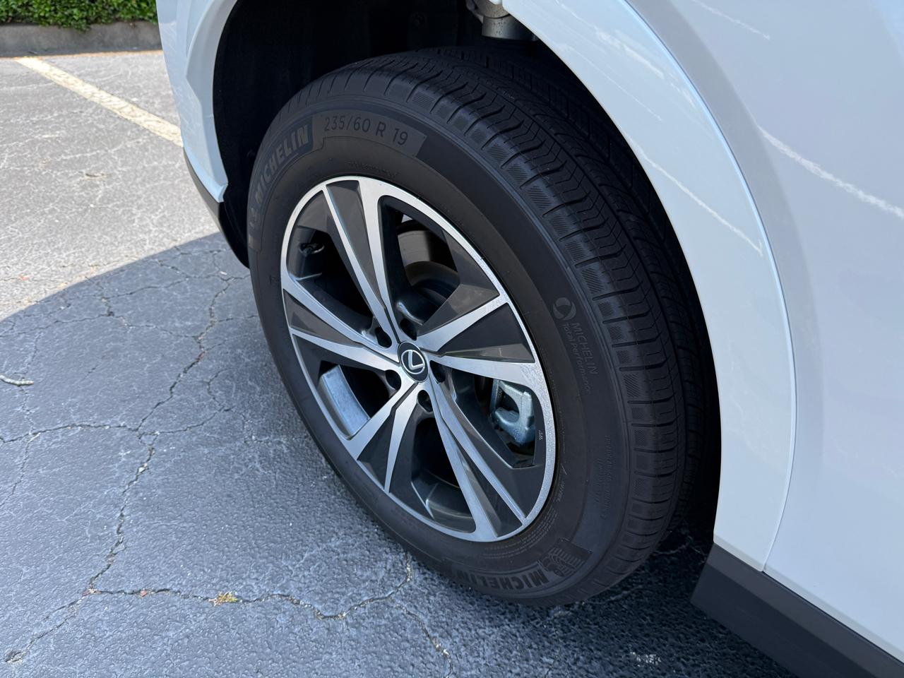 Lexus RX  2023