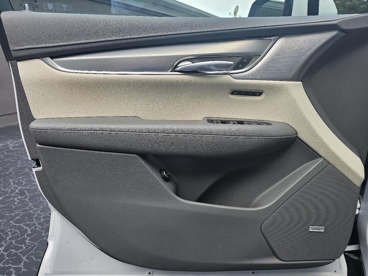 Cadillac XT5  2023
