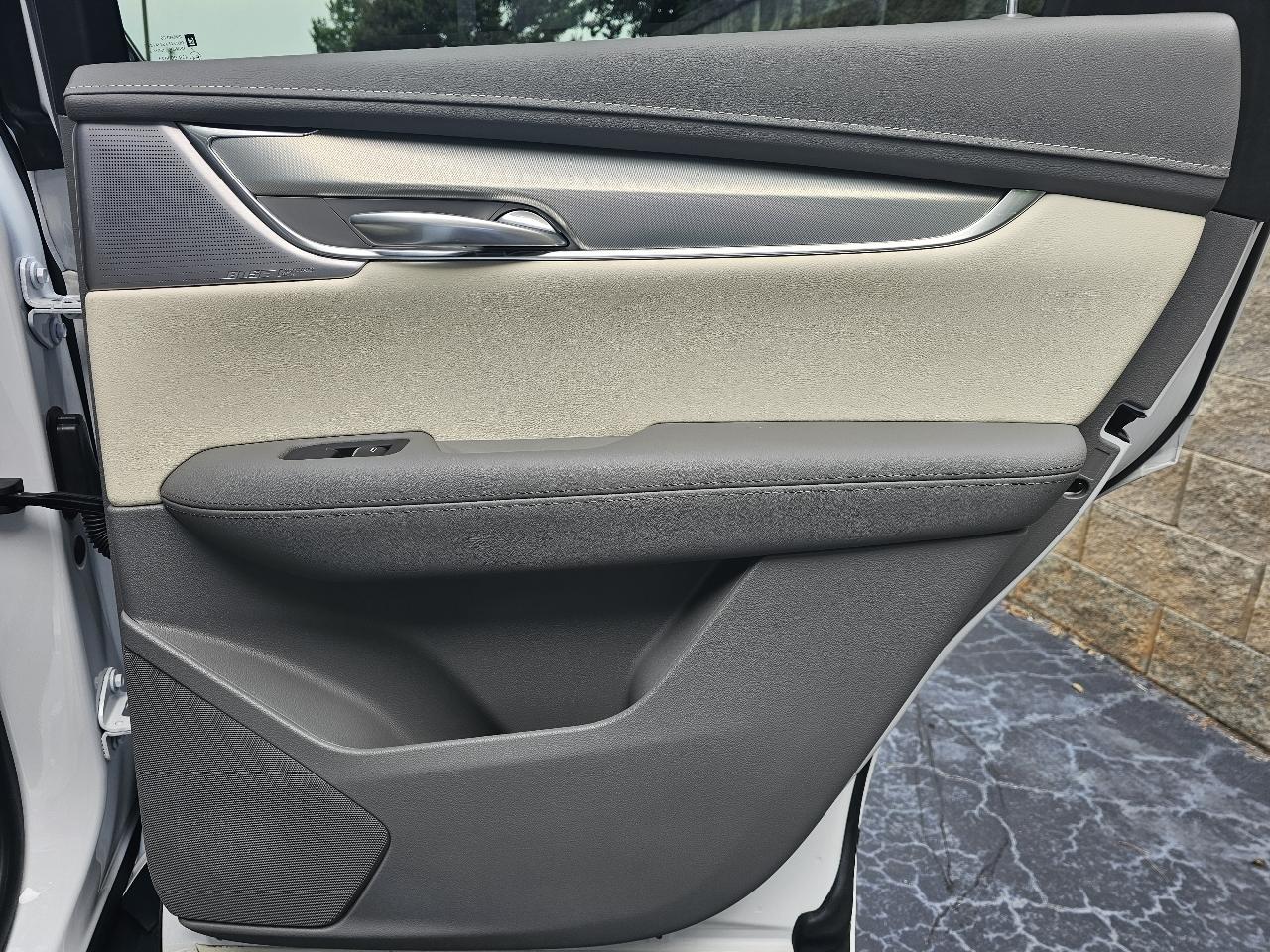 Cadillac XT5  2023