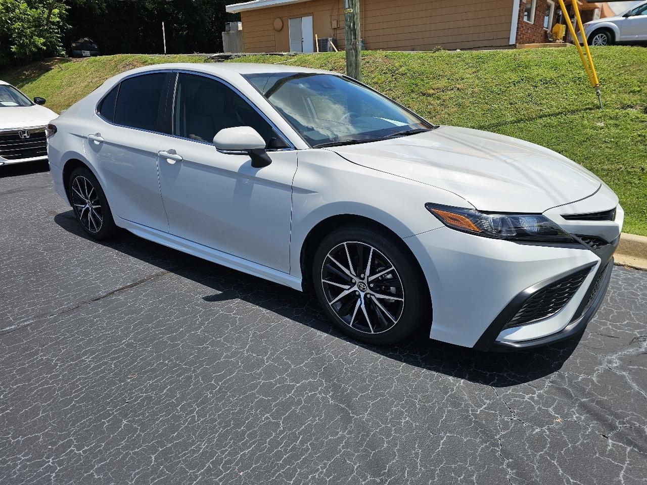 Toyota Camry SE Auto (Natl) 2024