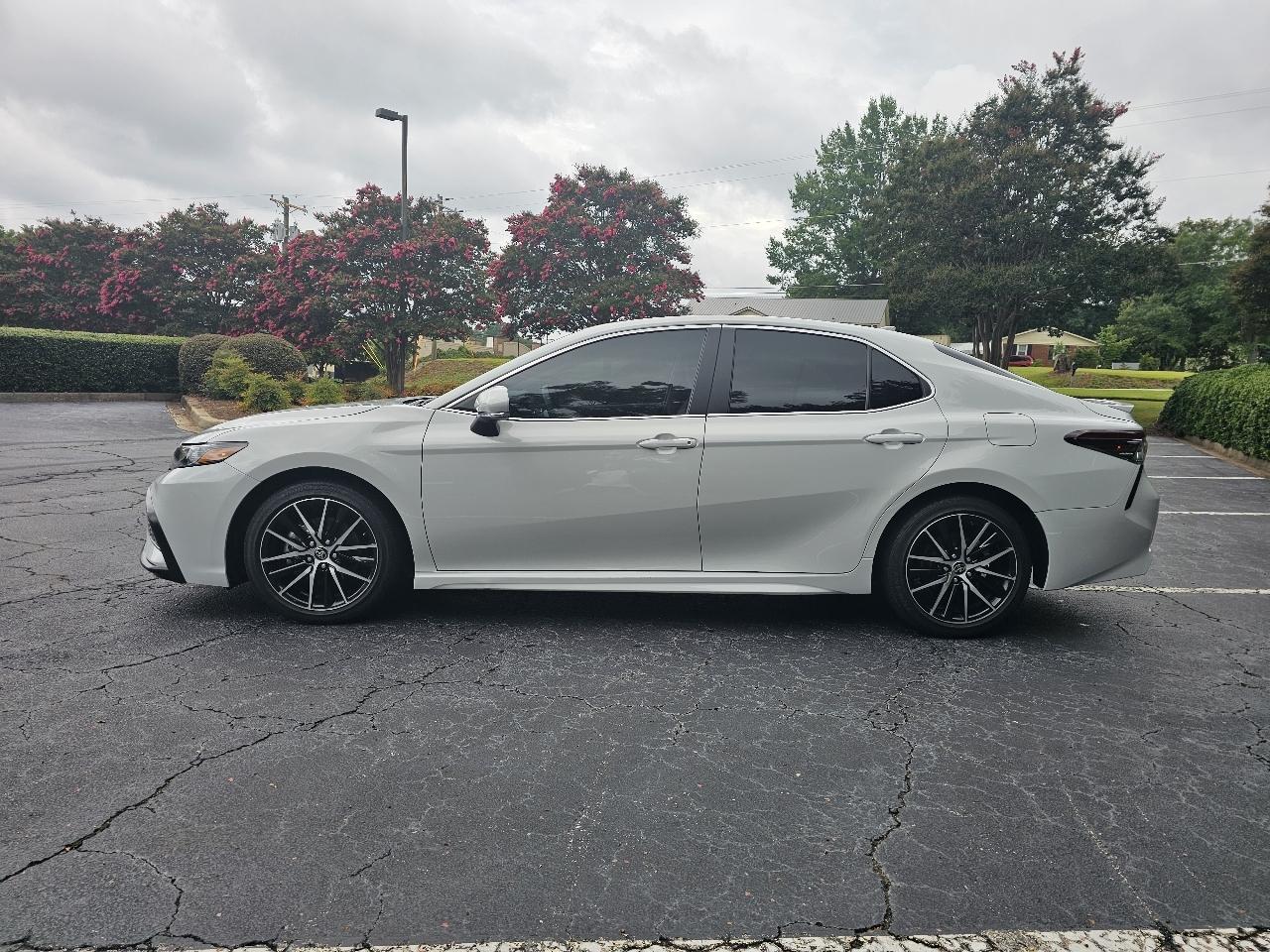 Toyota Camry SE Auto (Natl) 2024