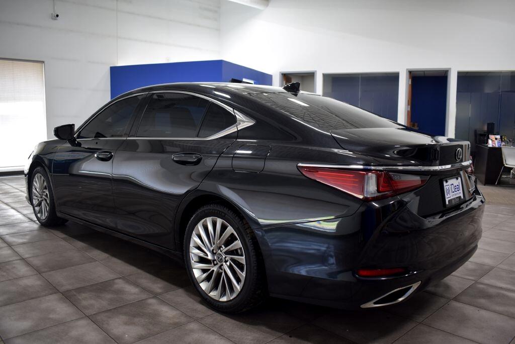 2019 Lexus ES 350 Ultra Luxury photo 2