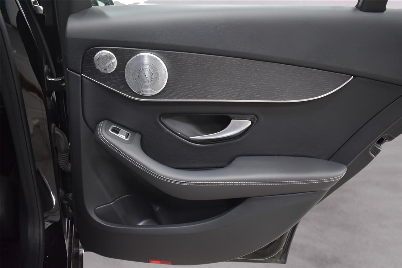 Mercedes-Benz C-Class  2021