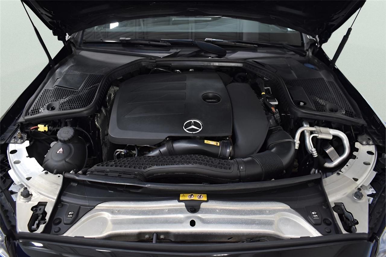 Mercedes-Benz C-Class  2021