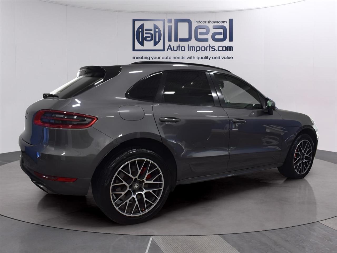 Porsche Macan  2017