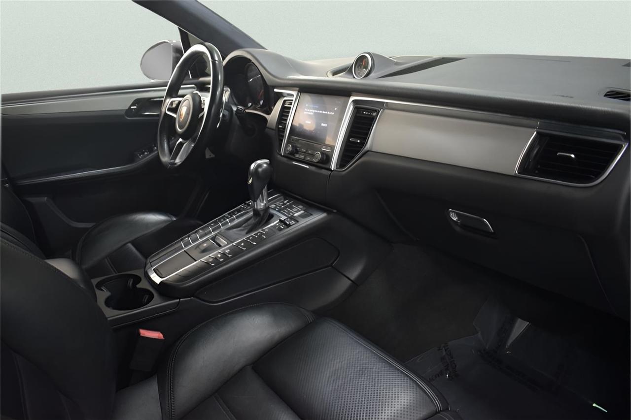 Porsche Macan  2017