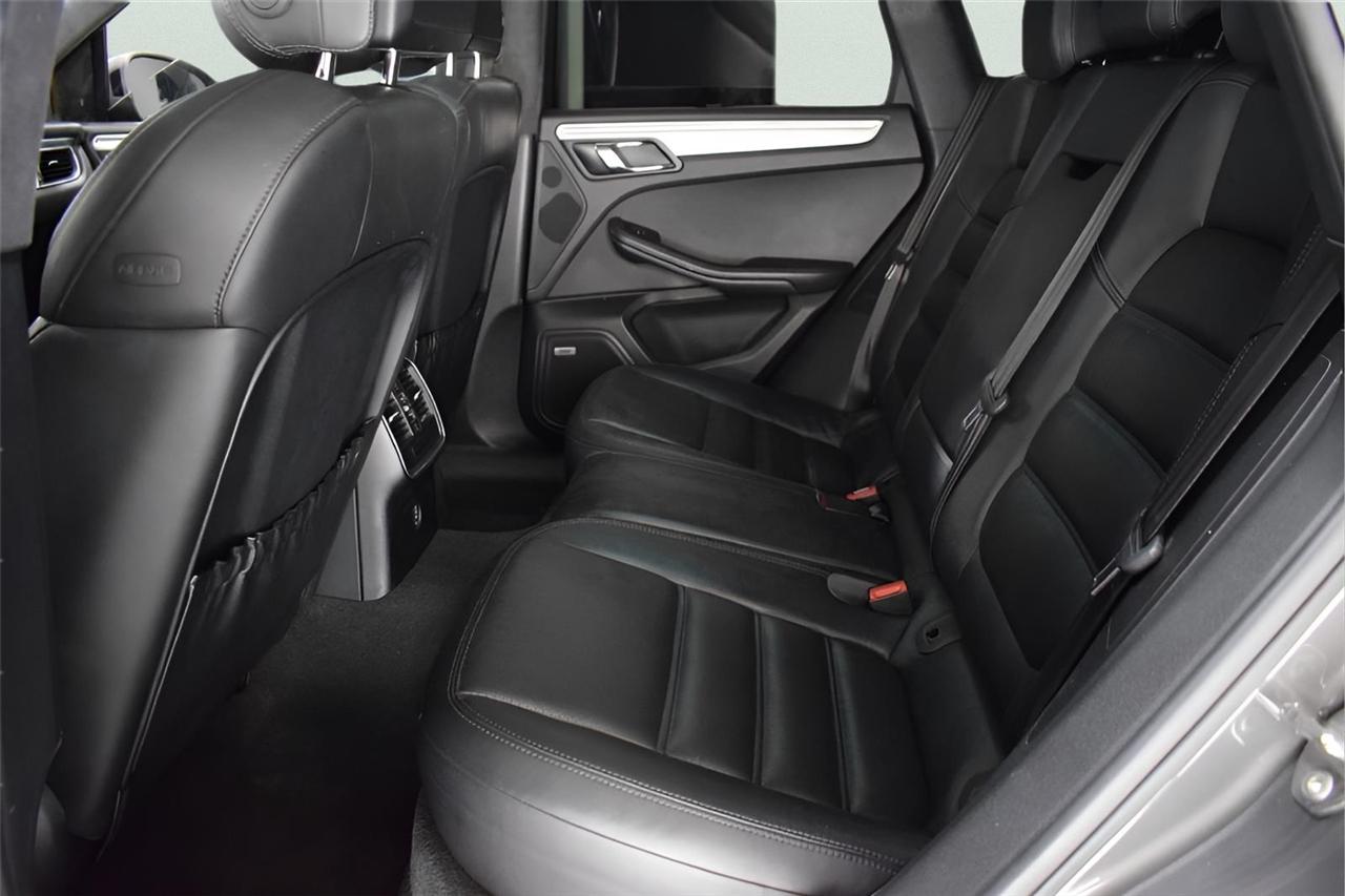 Porsche Macan  2017