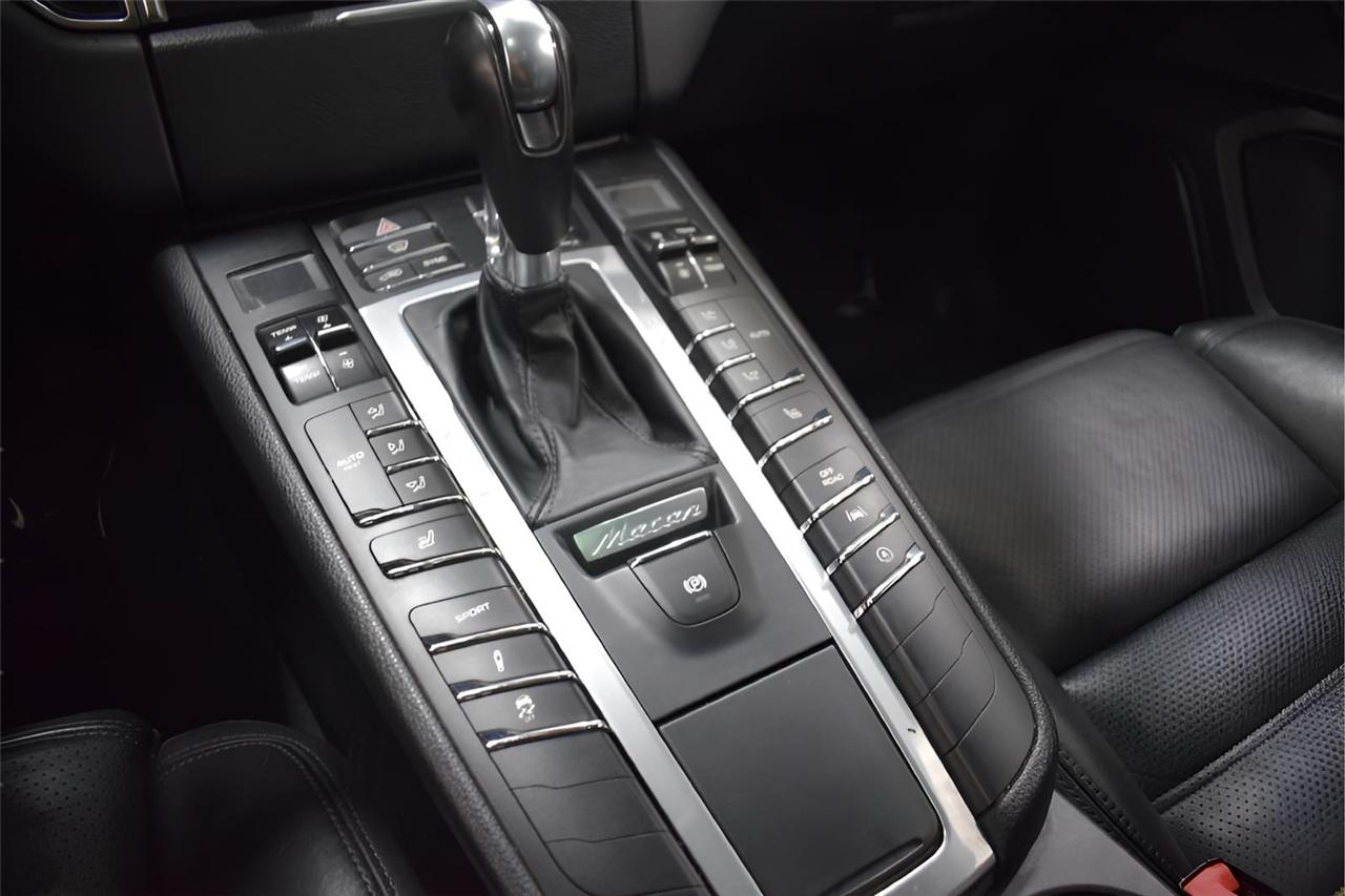 Porsche Macan  2017