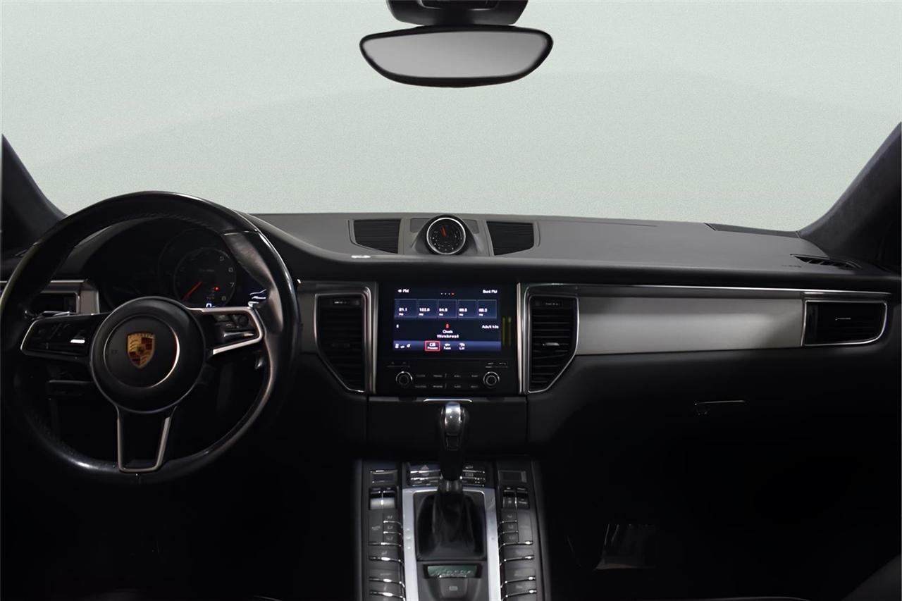 Porsche Macan  2017