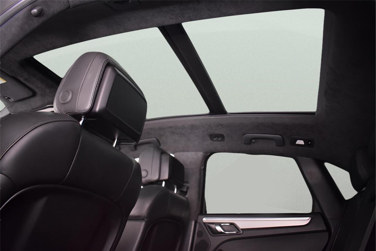 Porsche Macan  2017