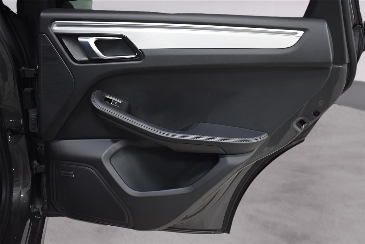 Porsche Macan  2017