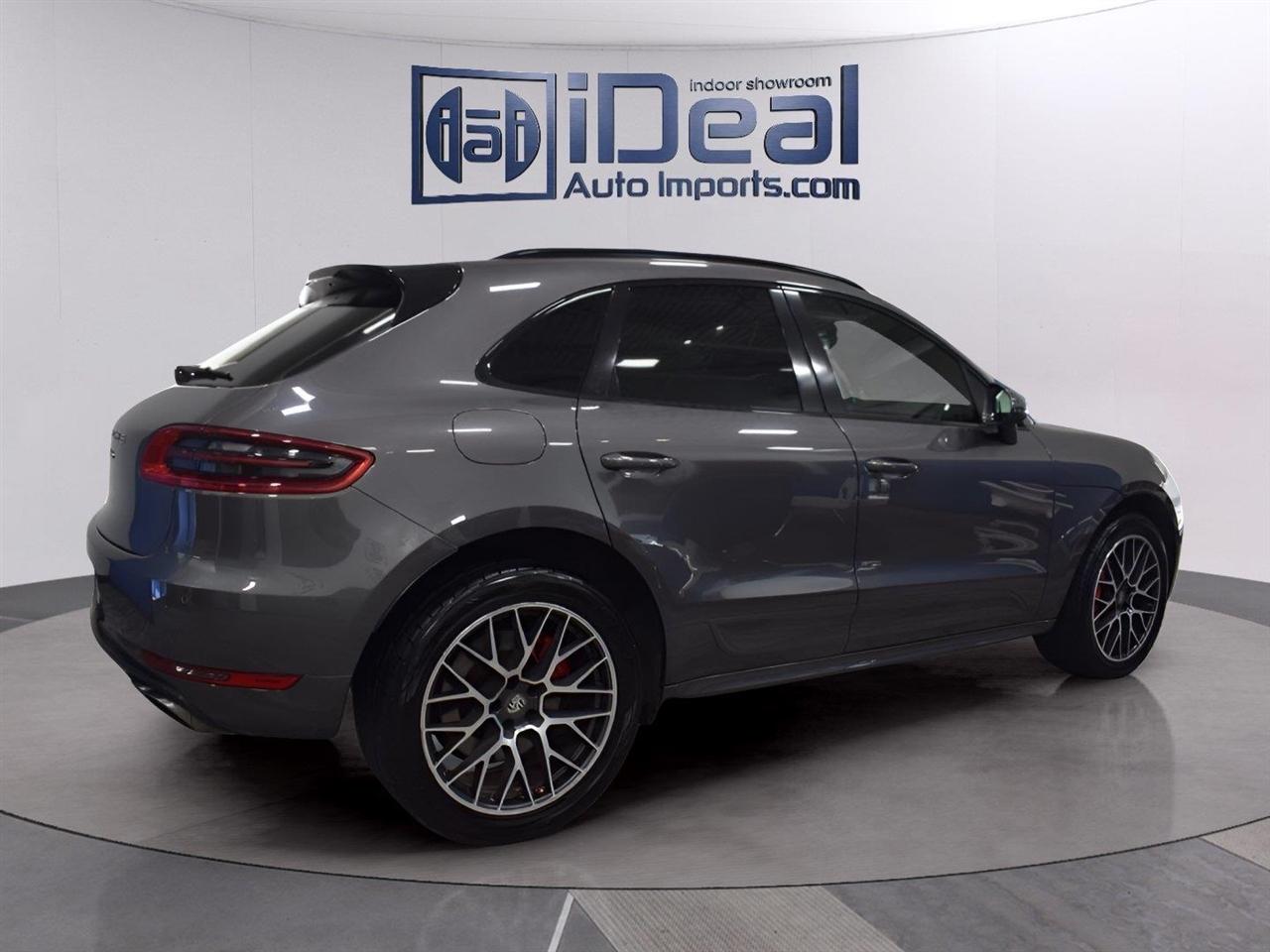 Porsche Macan  2017