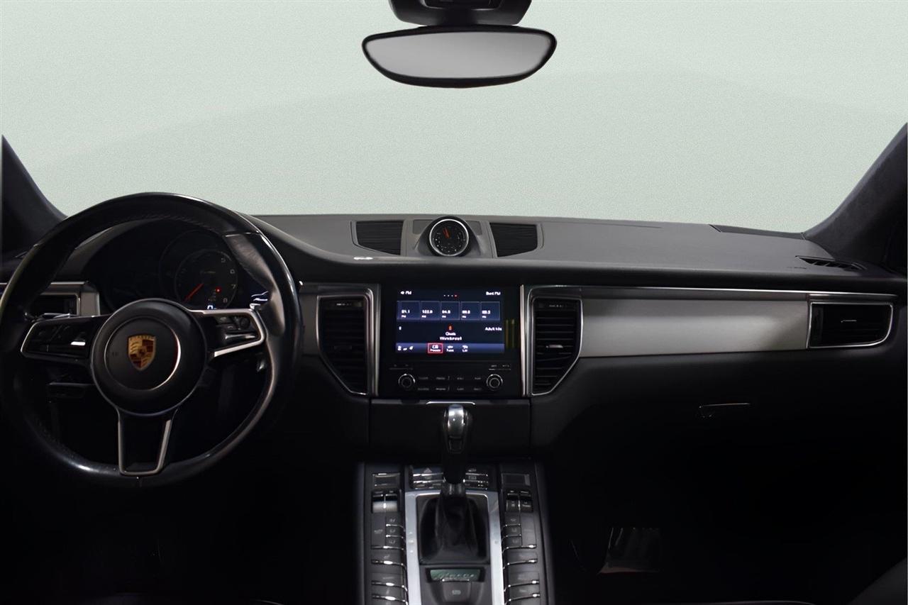 Porsche Macan  2017