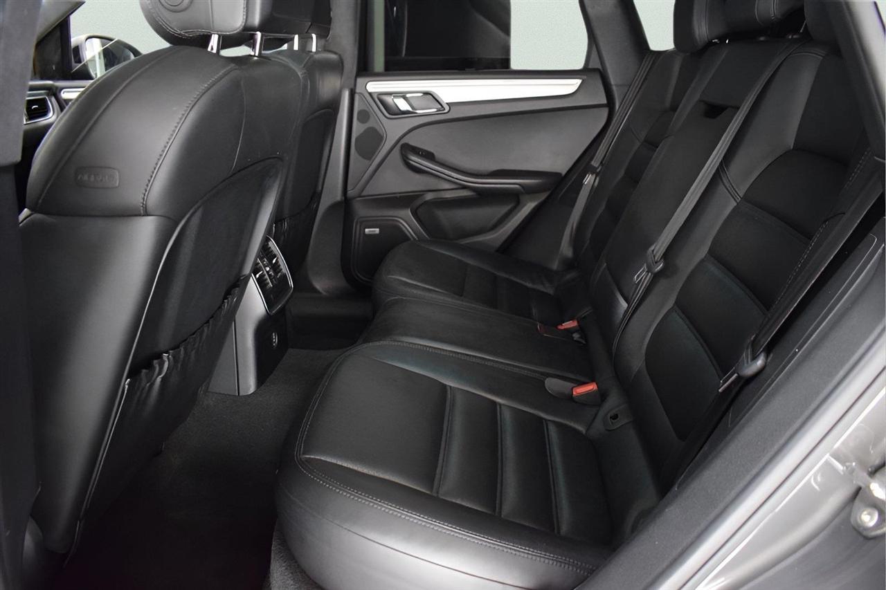 Porsche Macan  2017
