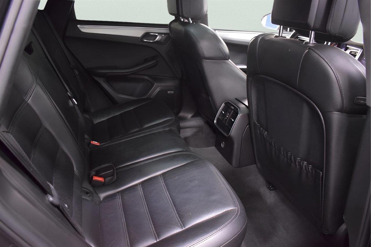 Porsche Macan  2017