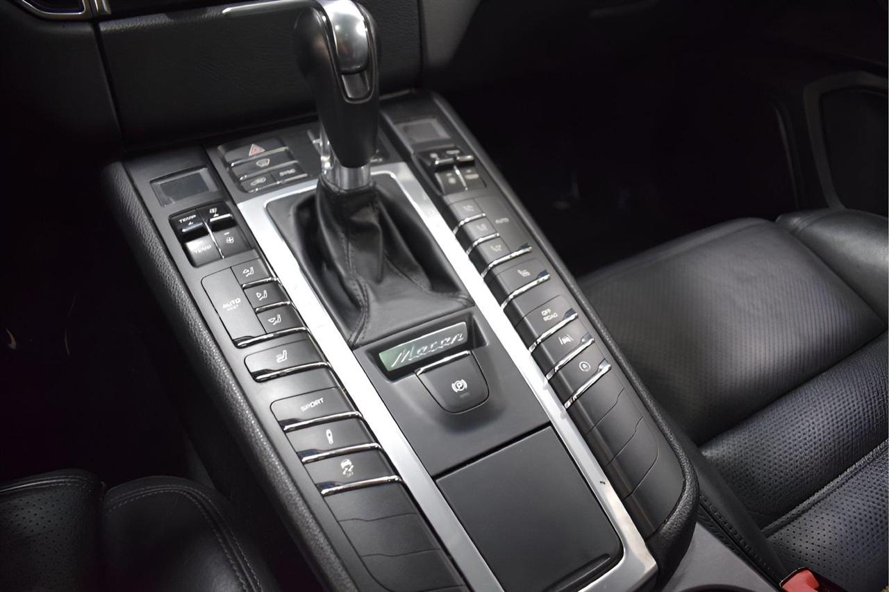 Porsche Macan  2017