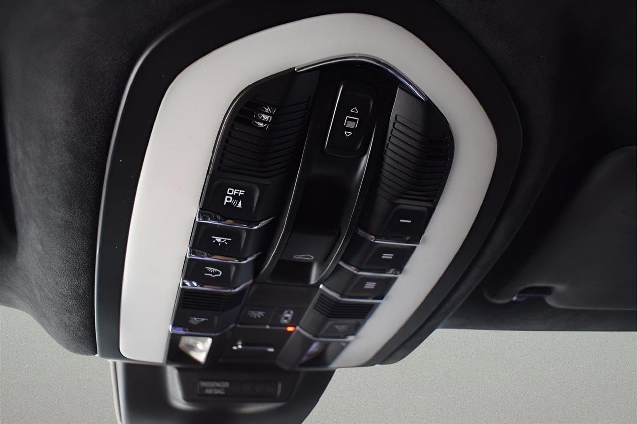 Porsche Macan  2017