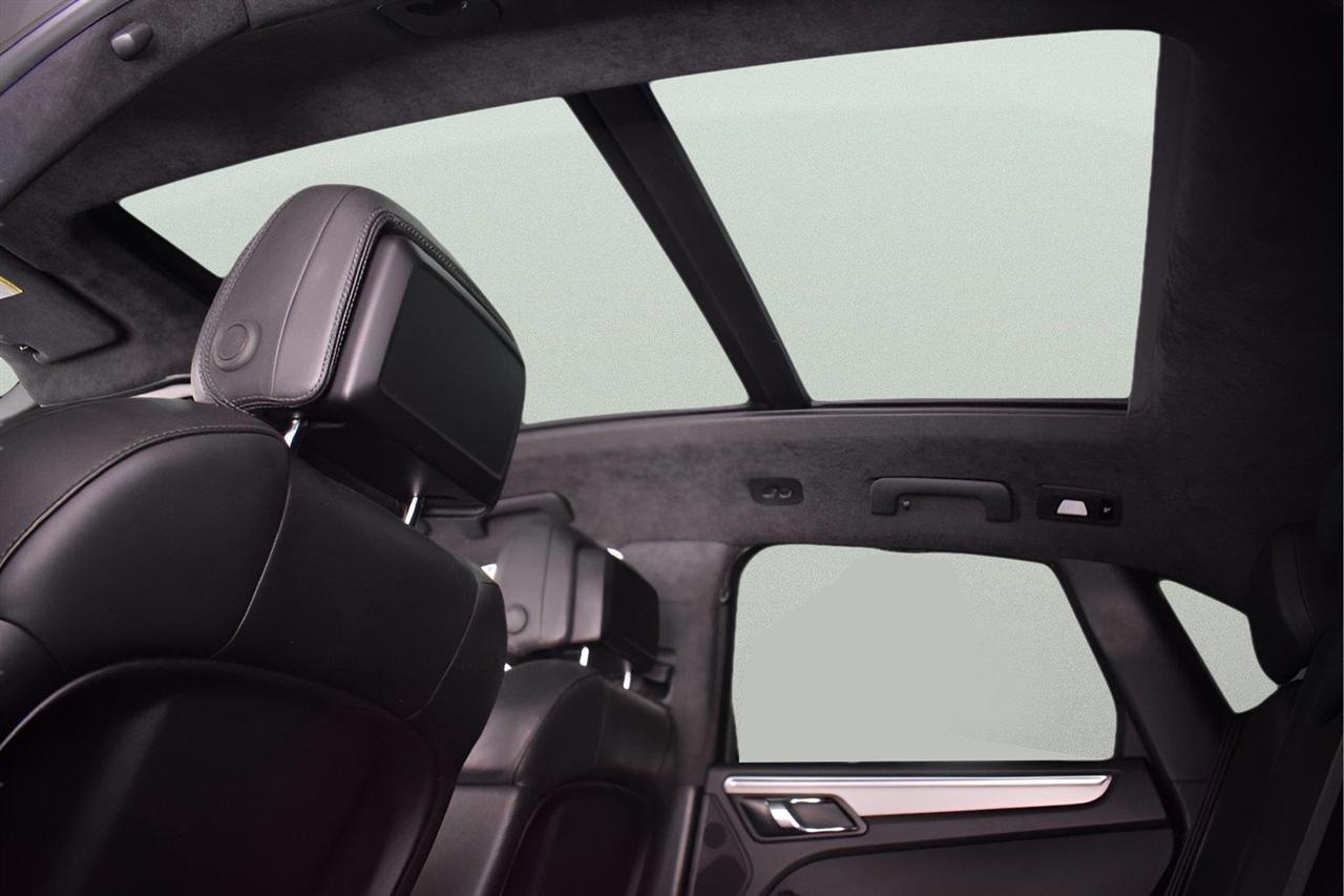 Porsche Macan  2017