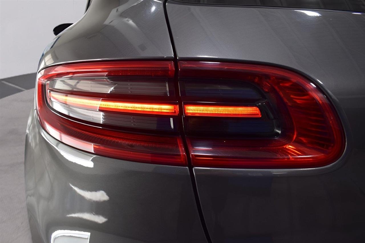Porsche Macan  2017