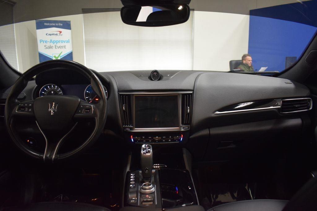 Maserati Levante Base 2021