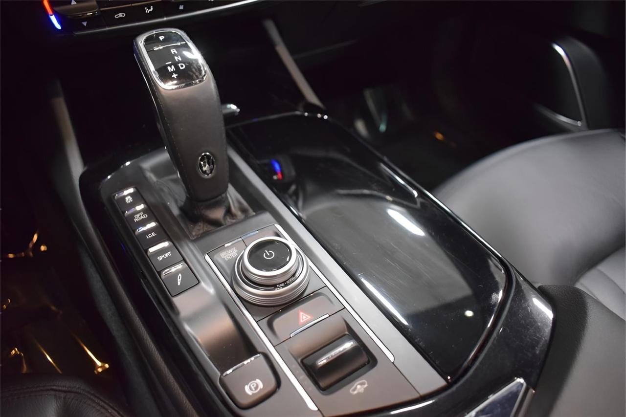 Maserati Levante Base 2021