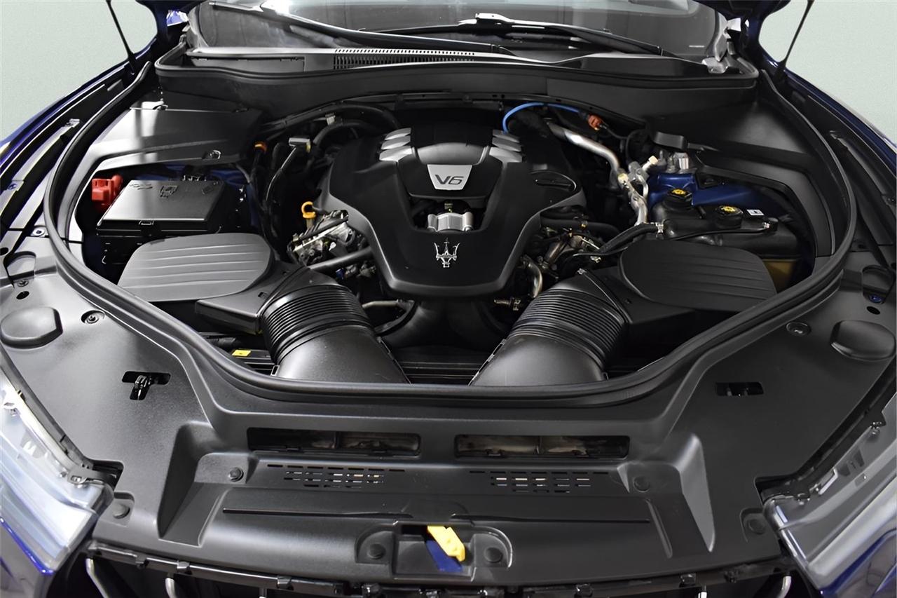 Maserati Levante Base 2021