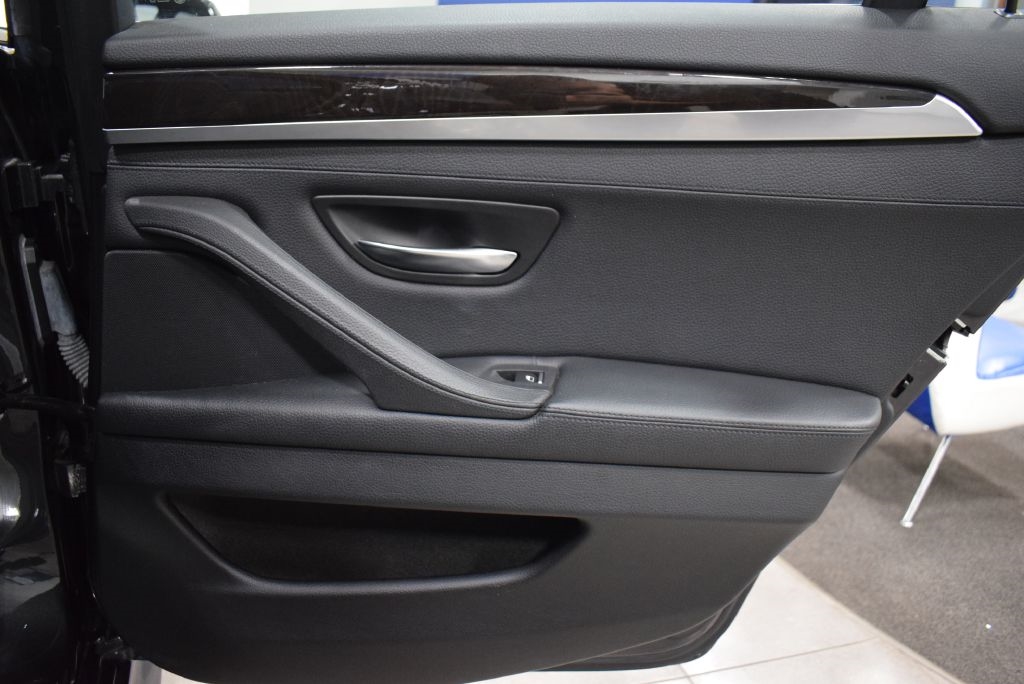 BMW 5-Series  2013 BMW 5-Series  2013