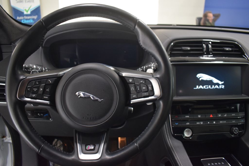 Jaguar F-Pace  2020 Jaguar F-Pace  2020