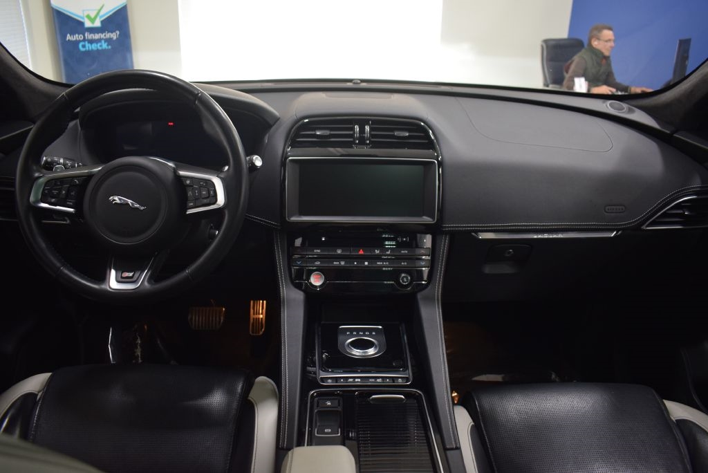 Jaguar F-Pace  2020 Jaguar F-Pace  2020